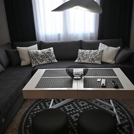 Haris 303 Apartment By Vpn Accomodation Афіни Екстер'єр фото