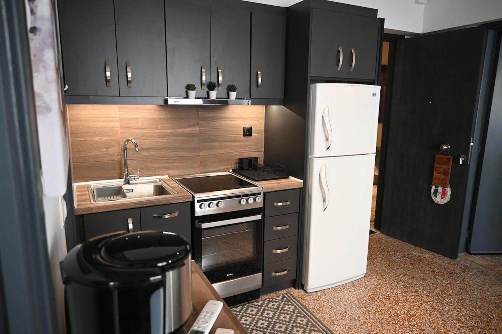 Haris 303 Apartment By Vpn Accomodation Афіни Екстер'єр фото